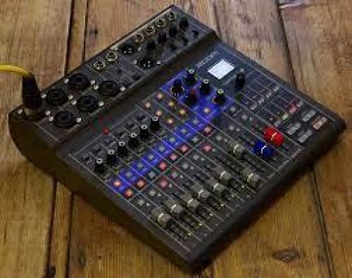 Buy Zoom LiveTrak L8 Digital Mixing Console Online in India at