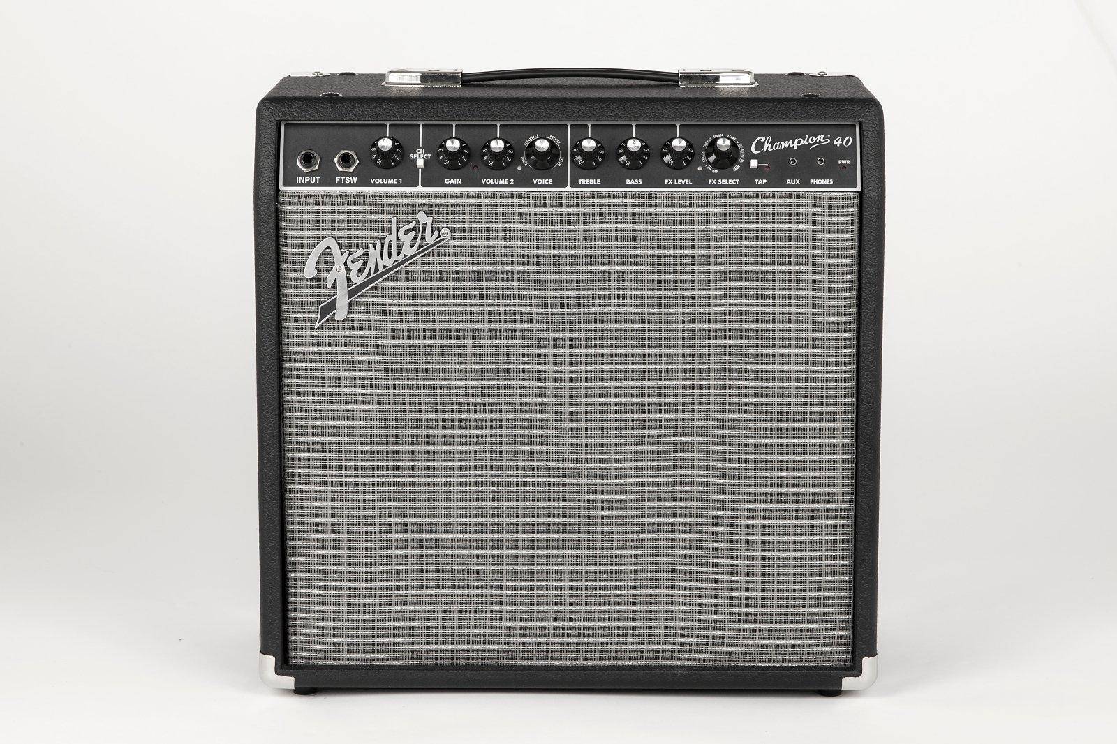 Fender Champion 40 Watts Guitar Combo Amplifier zoom image