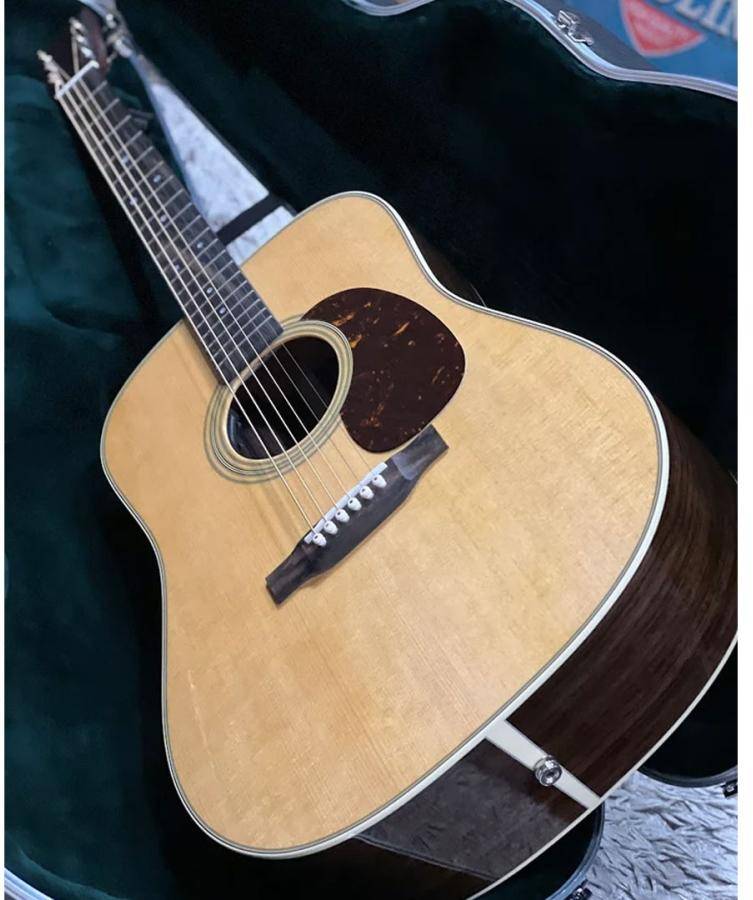 Martin D-28 Z-0004 Electro-Acoustic Guitar zoom image