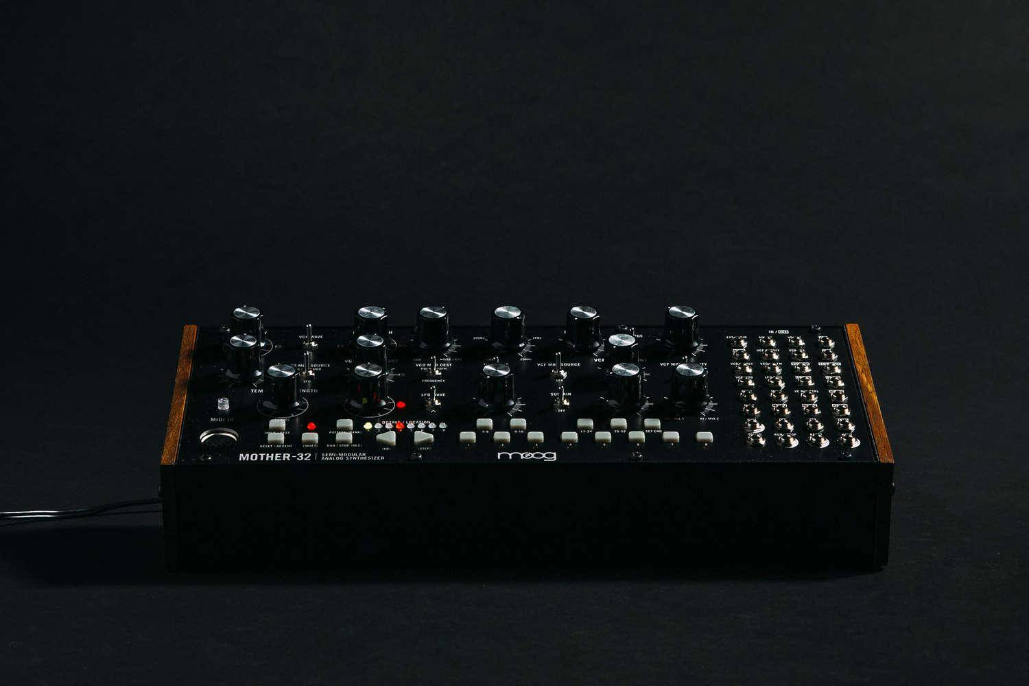 Moog Mother-32 Semi-modular Analog Synthesizer zoom image