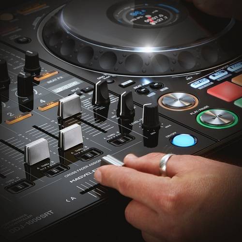 Pioneer Serato DDJ-1000SRT コントローラー 19年製 Pioneer DJ DDJ-1000SRT - VHE Shop