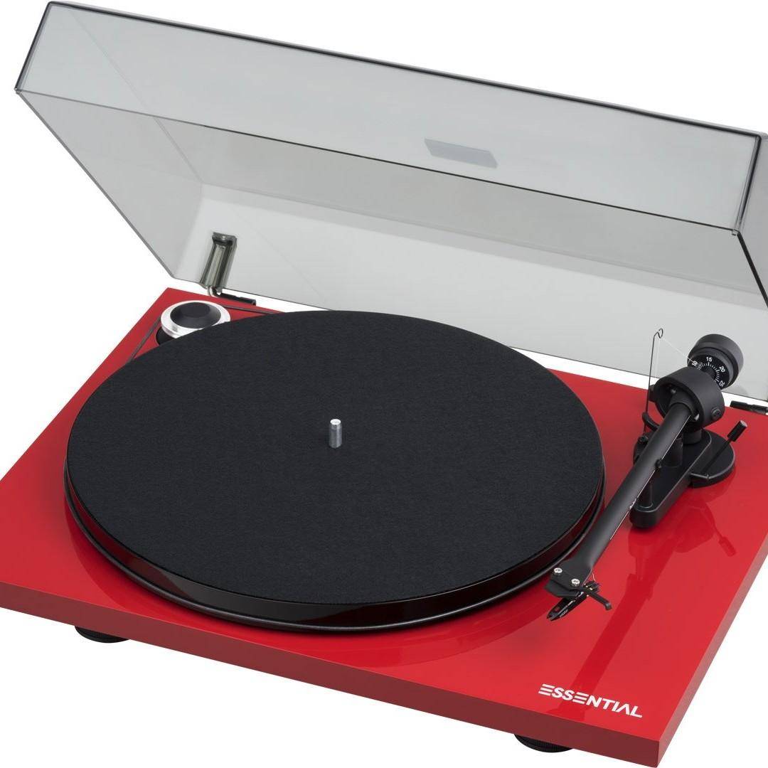 Pro-ject Essential Iii turntable With Highly Involving Sound zoom image